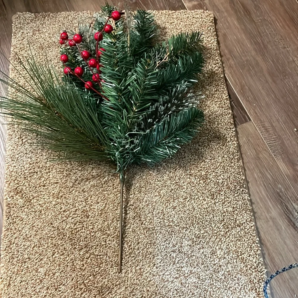XL Chistmas Floral Green PINE SINGLE BRANCH SPRAY PICK WITH Berries