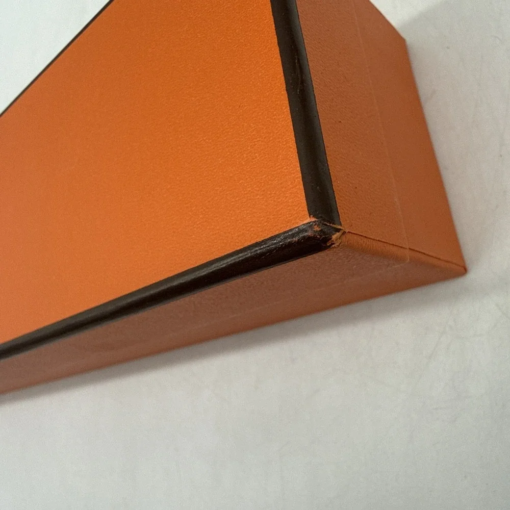 HERMÈS box only