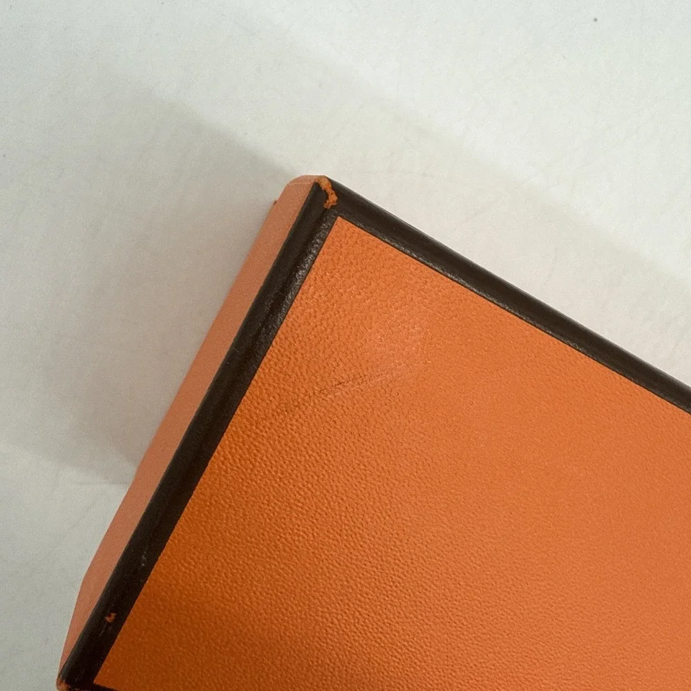HERMÈS box only