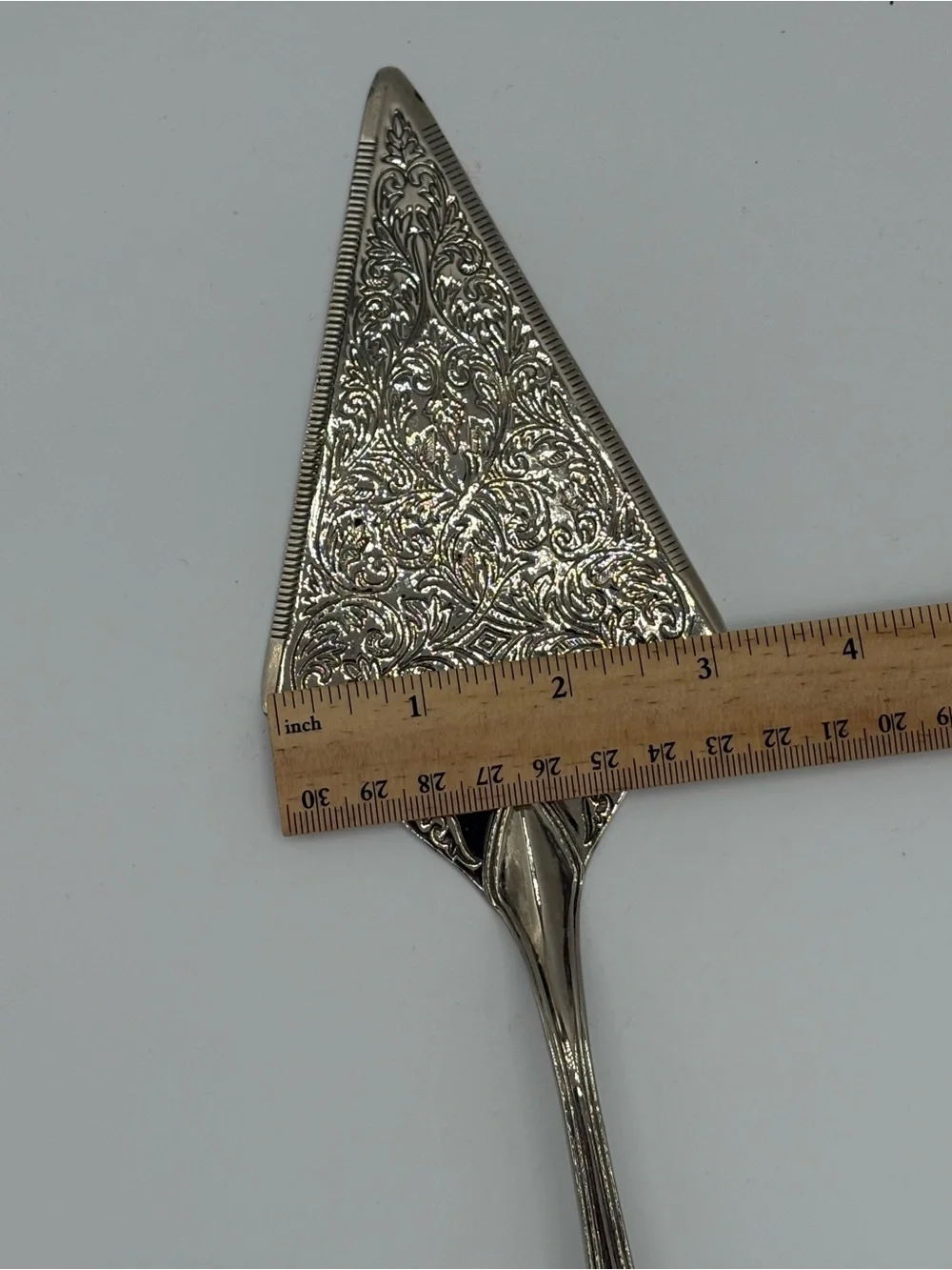 Vintage 12” Ornate Silver Tone Cake Pie Server Engraved Floral Shell