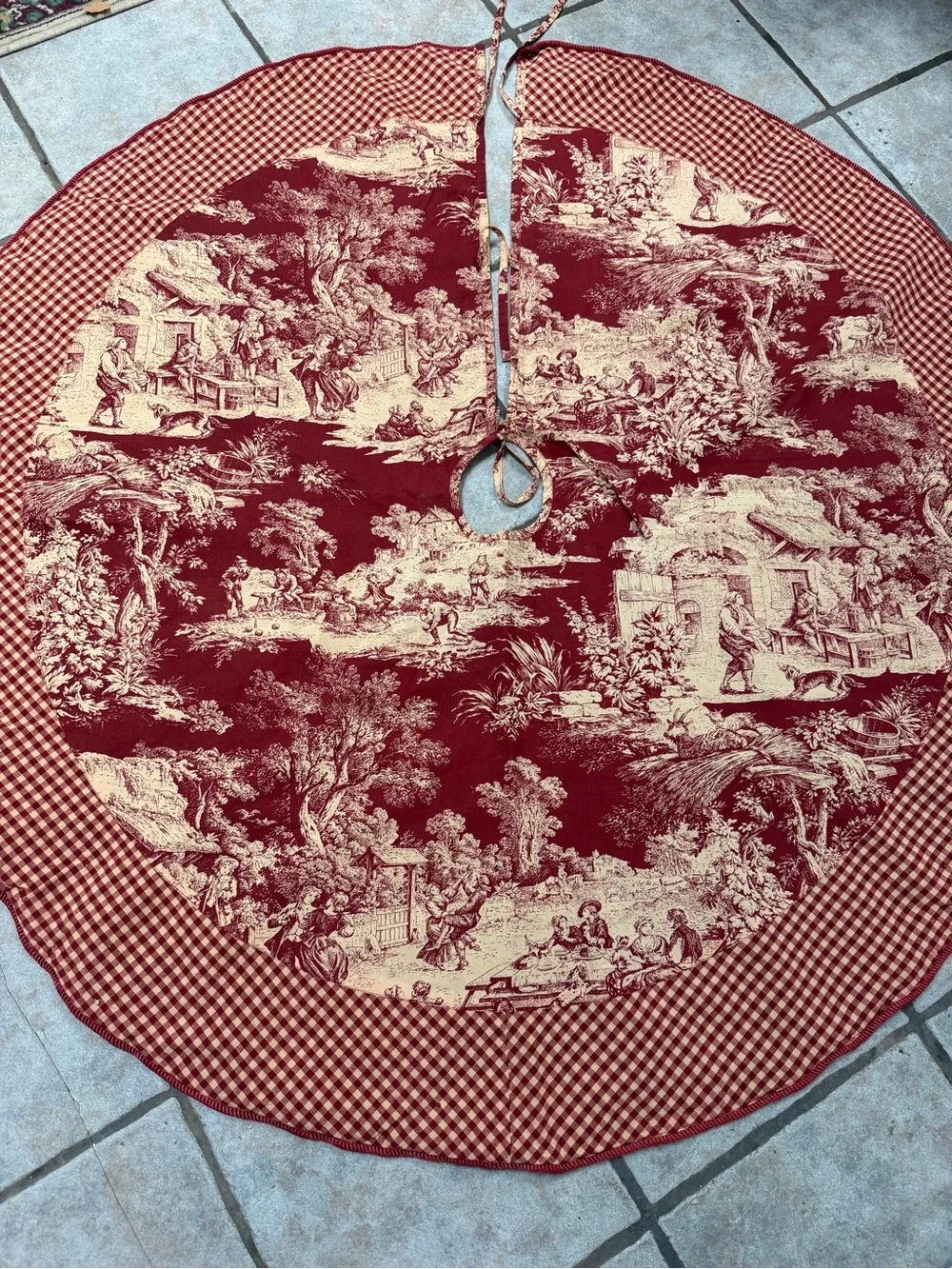 Unbrended unbranded red