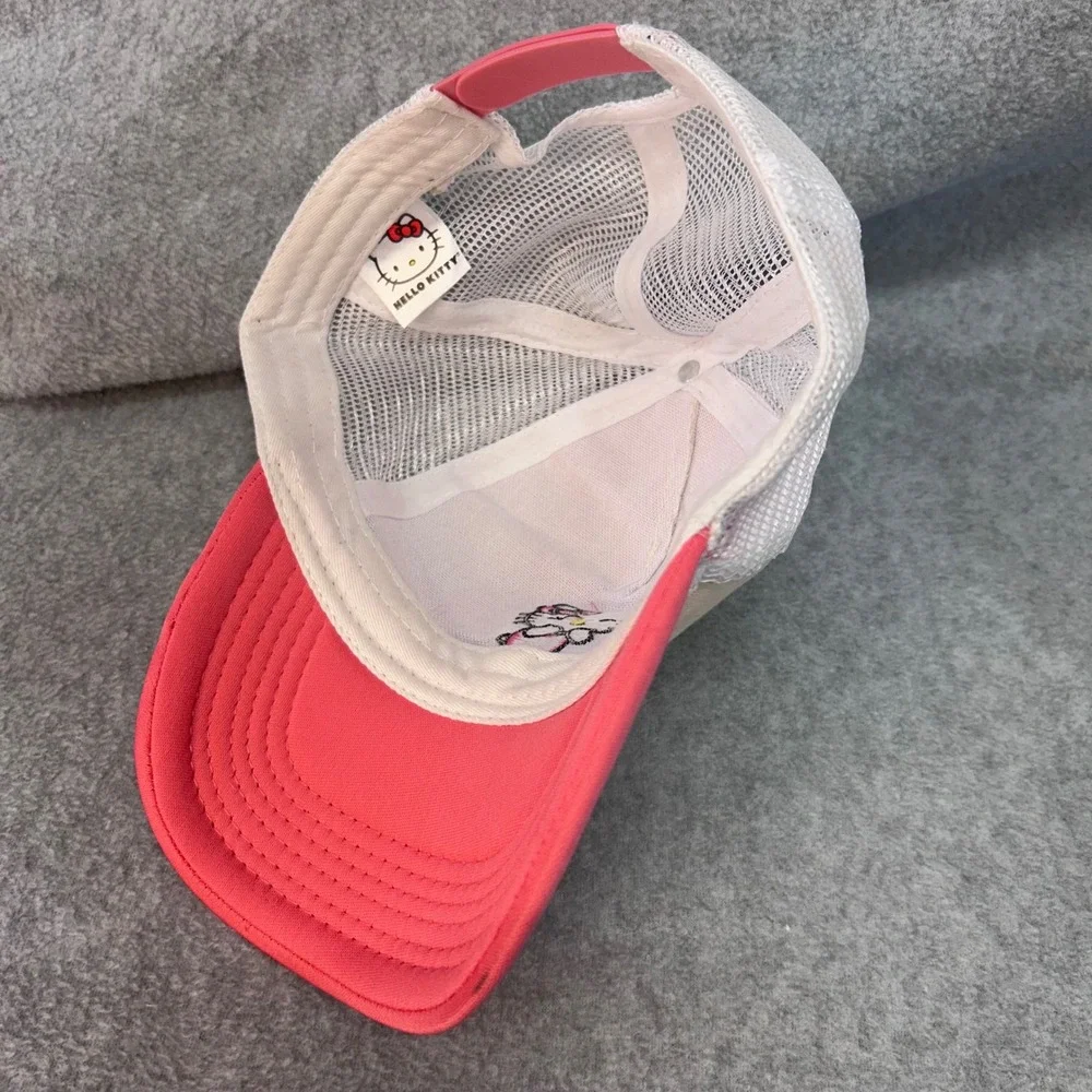Hello Kitty brim flowers