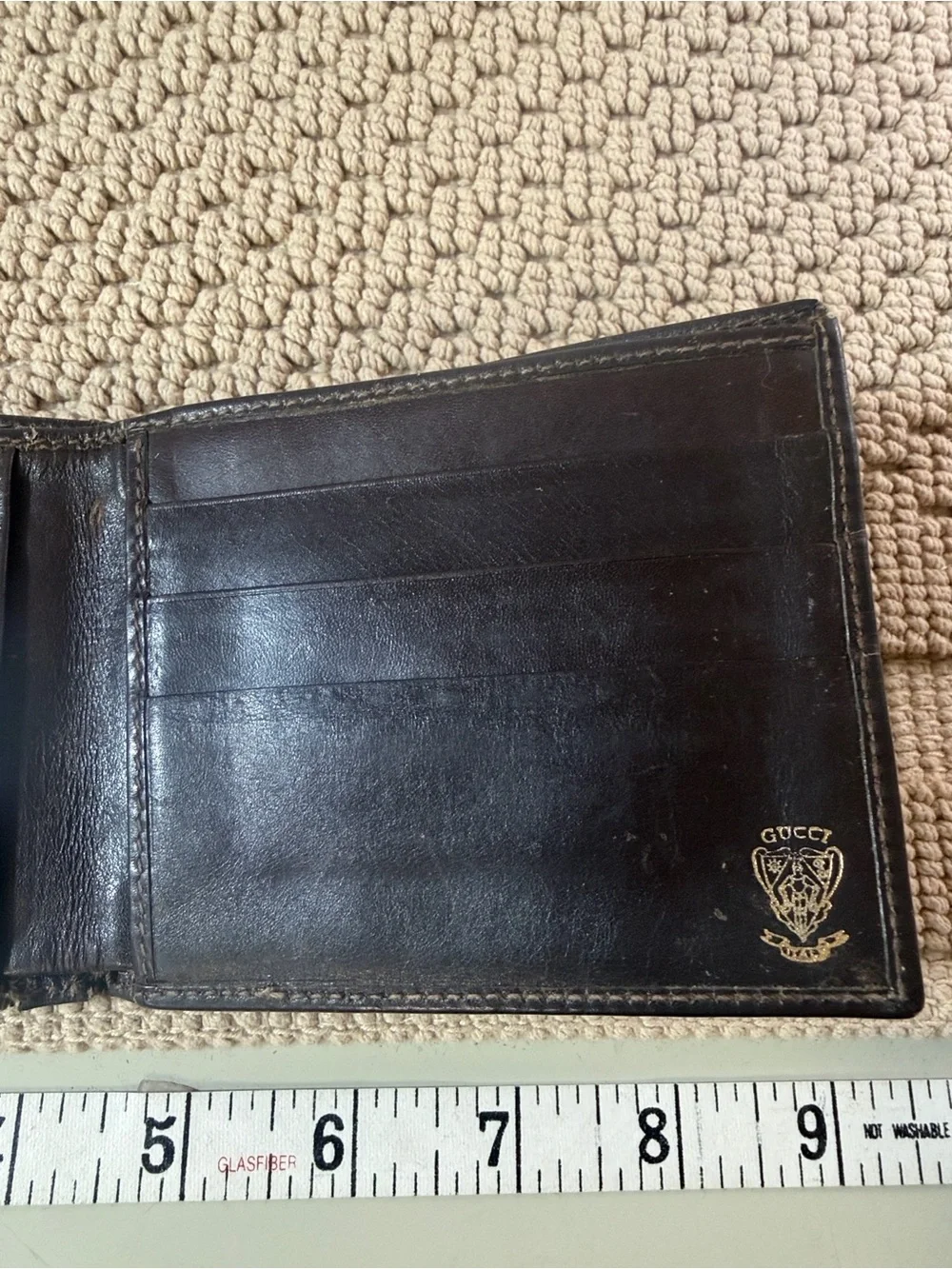 Authenticated Vintage Gucci Black Leather Bifold Wallet Crest Logo