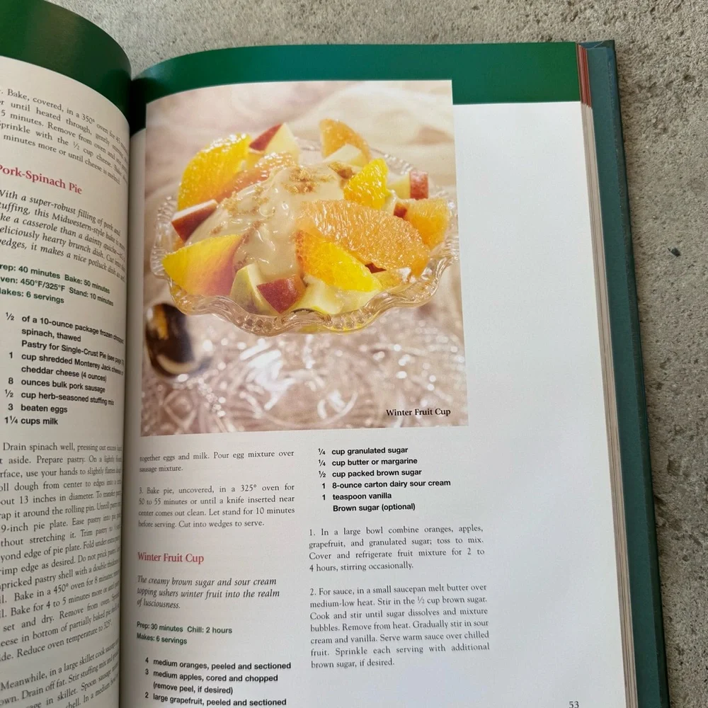Better Homes and Gardens Christmas Cooking‎ Book - 2004