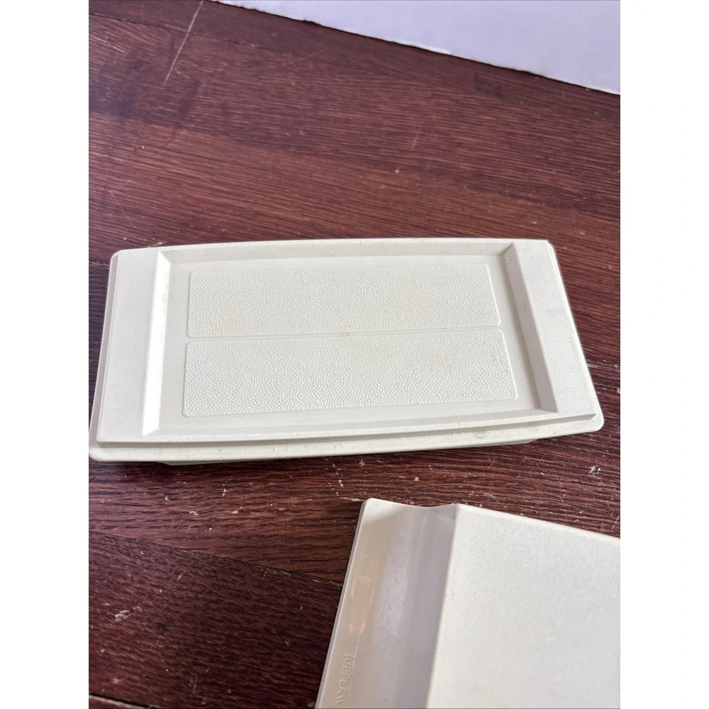 Tupperware vintage almond