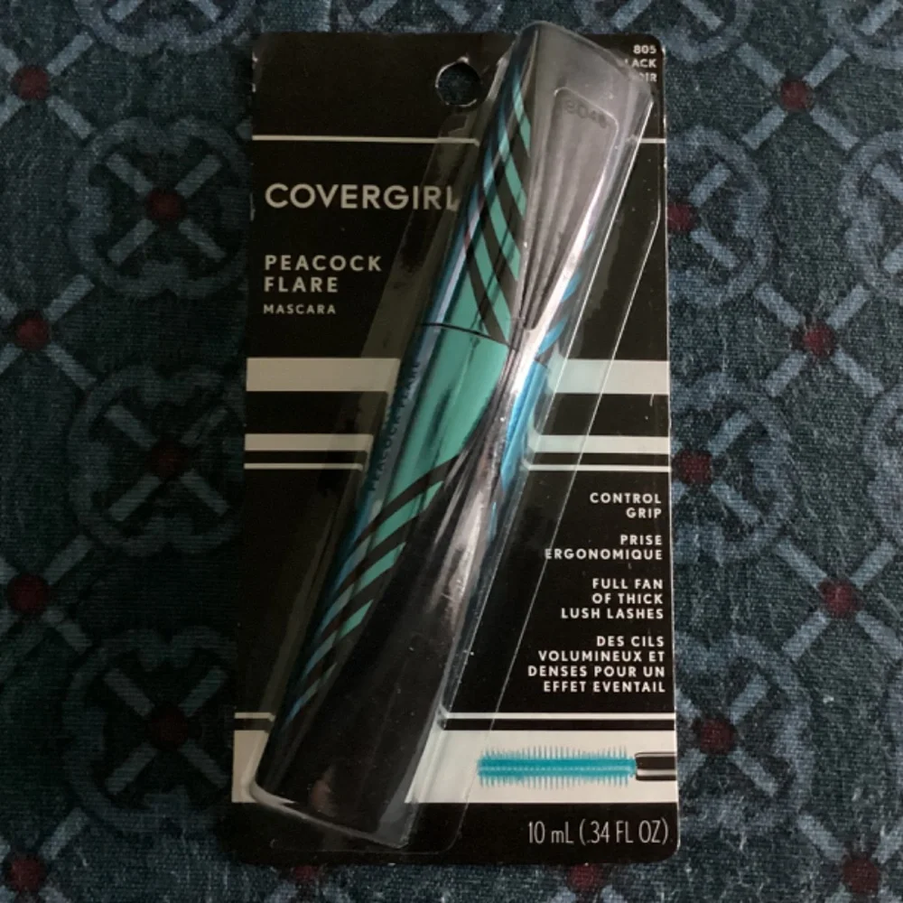 COVERGIRL black 054
