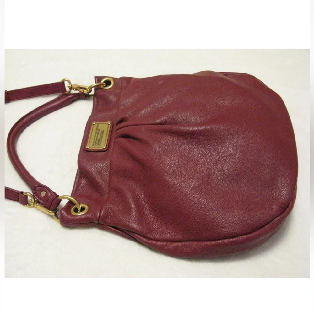 Marc Jacobs Classic Q Hilier Hobo Bag Bordeaux Burgundy Convertible Strap