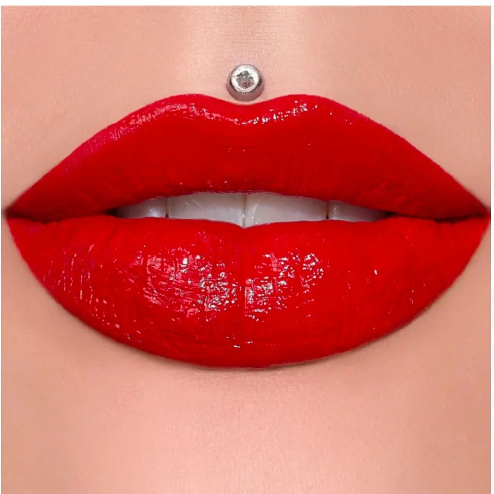 98. Jeffree Start RED AFFAIR Supreme Gloss in red lip gloss