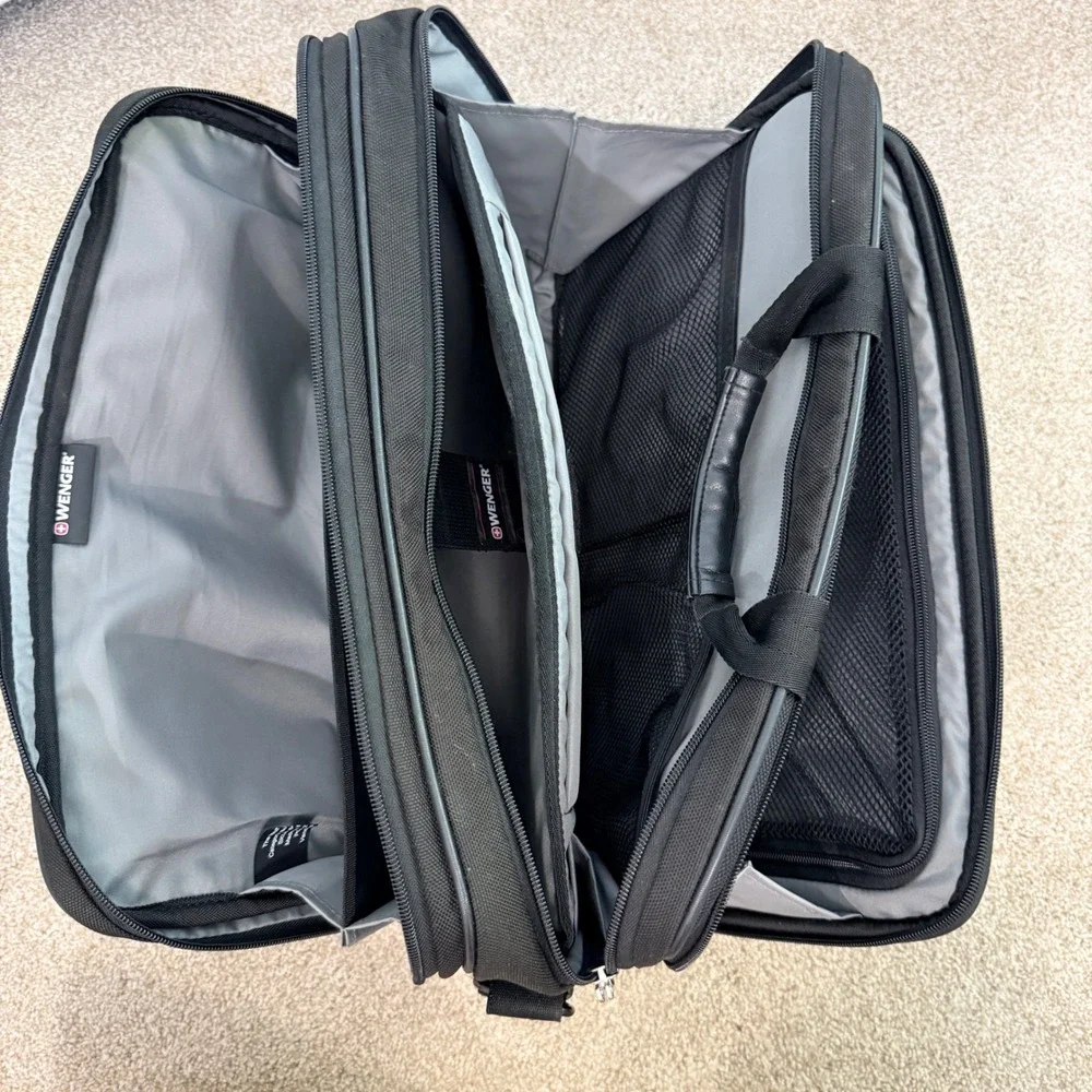 Wenger Laptop Briefcase Mens OS Black Multi-Compartment Padded Messenger Bag