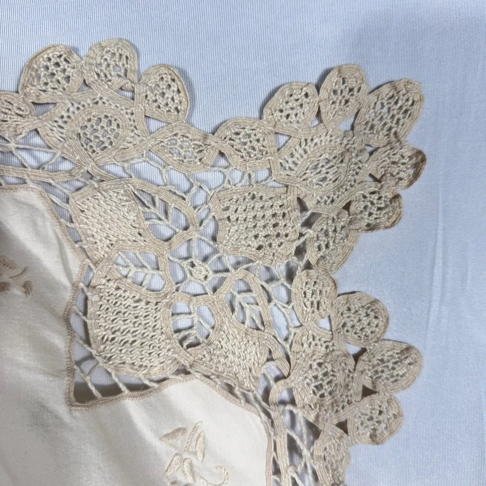Unbranded vintage cream