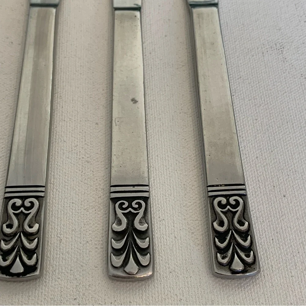 3 Carlyle Cameo Hong Kong Dinner Knives Knife Set Vintage Stainless Steel 8 3/8