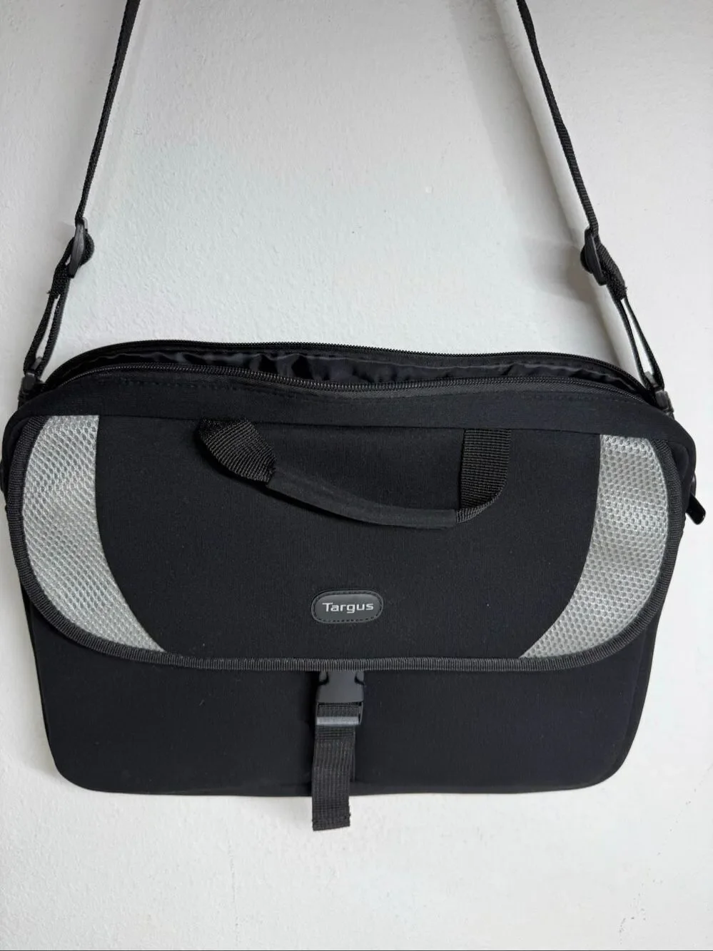 Targus Laptop Messenger Bag Black Briefcase Shoulder Bag NWOT