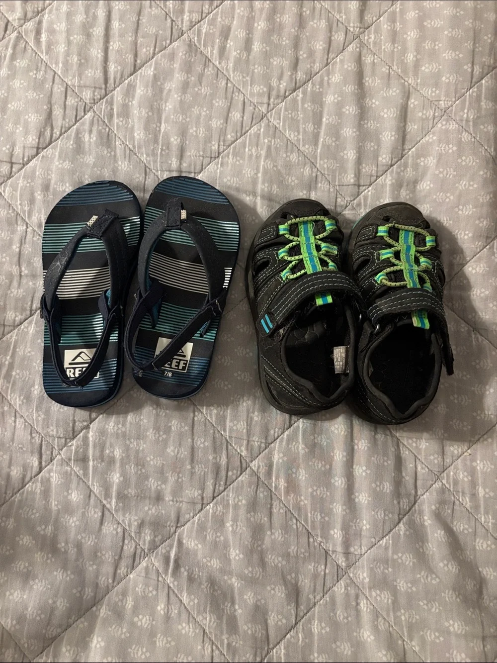 Reef Kids Navy Blue Striped Flip Flops & Black Green Sport Sandals Set