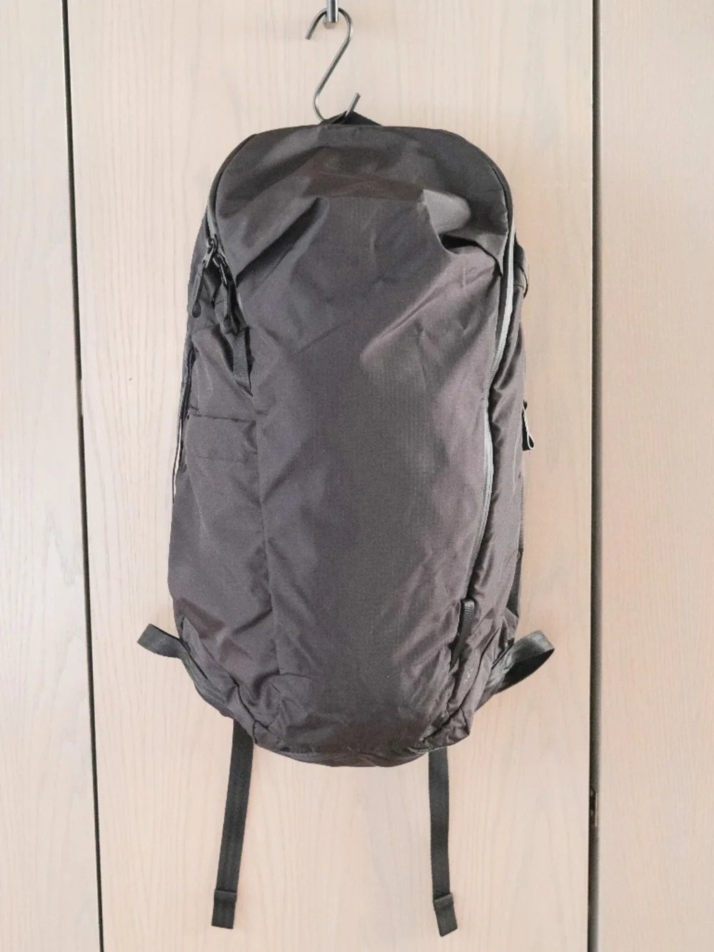 Able Carry Daybreaker 2 25L Minimalist Black Backpack X-pac