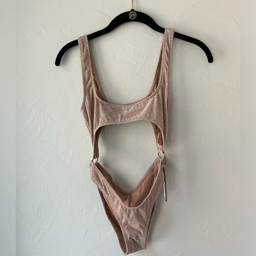 SKIMS piece champagne supportive