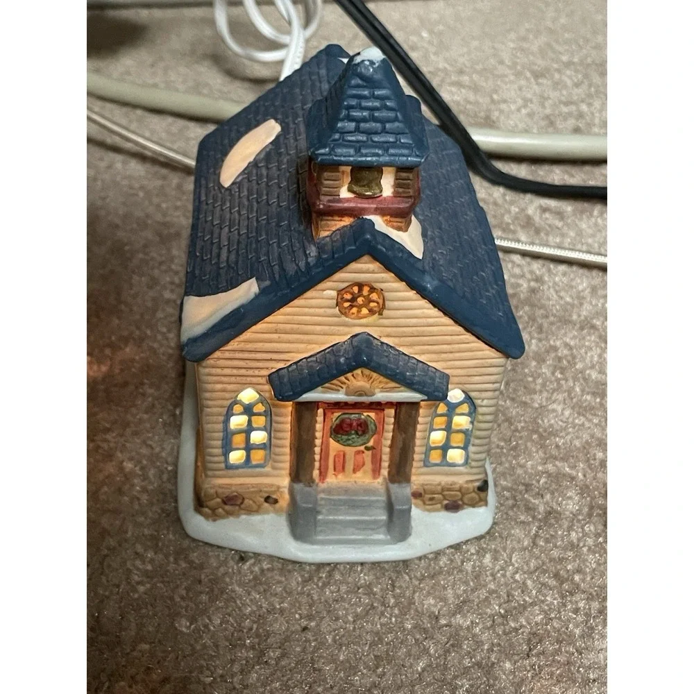 Dickens Collectables Village Sugar Creek County Porcelain House Light‎ Up Church