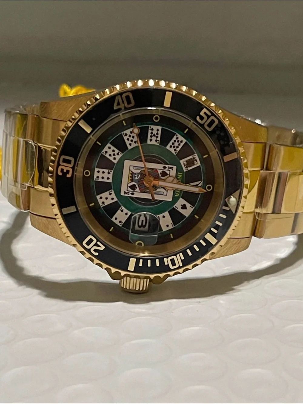 Invicta uni crystal movement