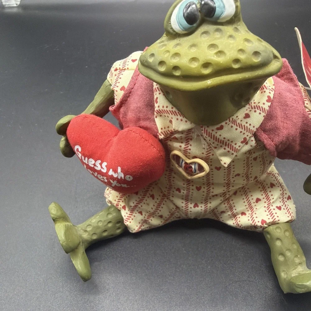 N/A valentino frog