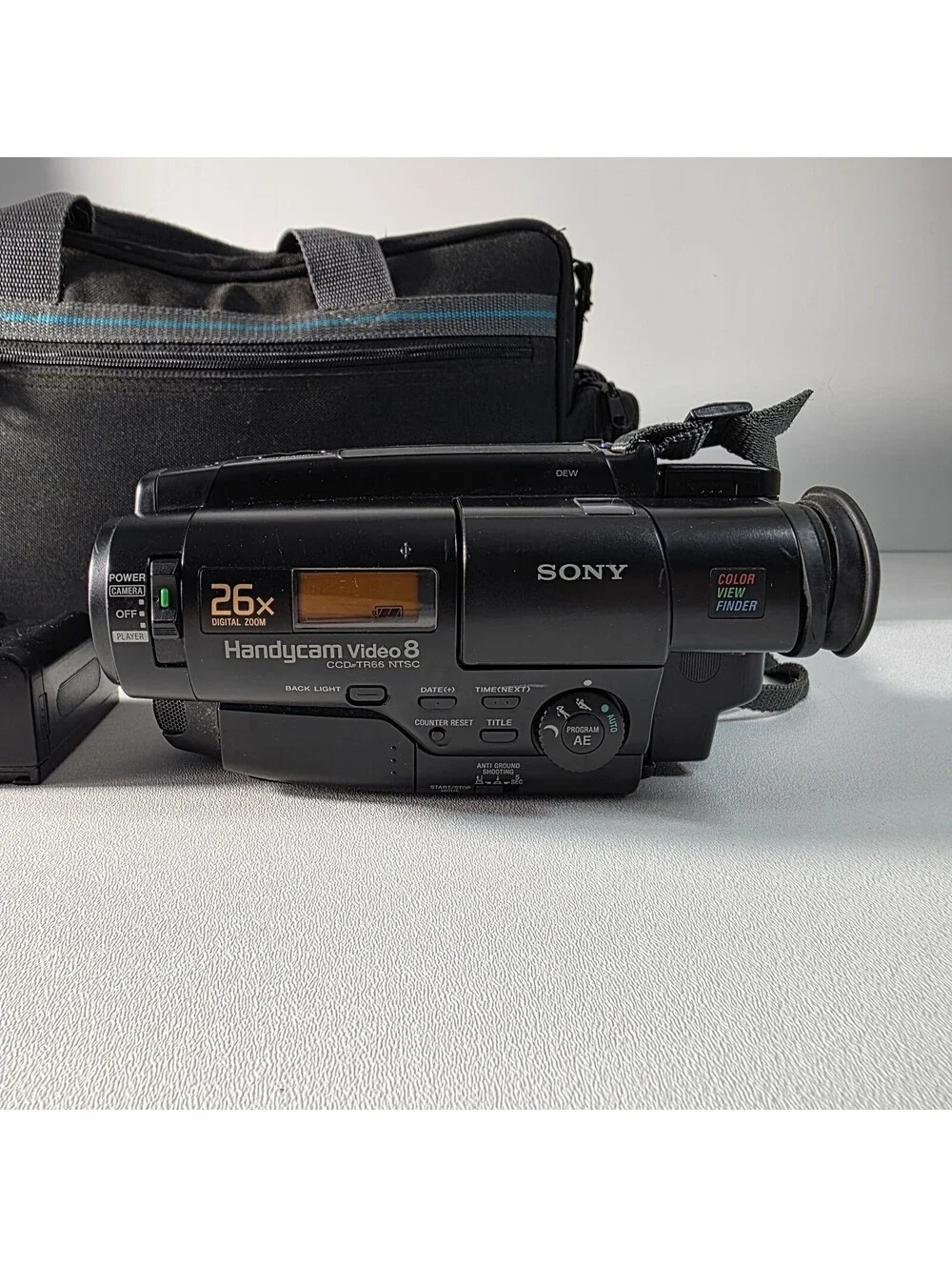 Sony Handycam CCD-TR66 Video 8 Tested w/ Battery, AV Cords & Case