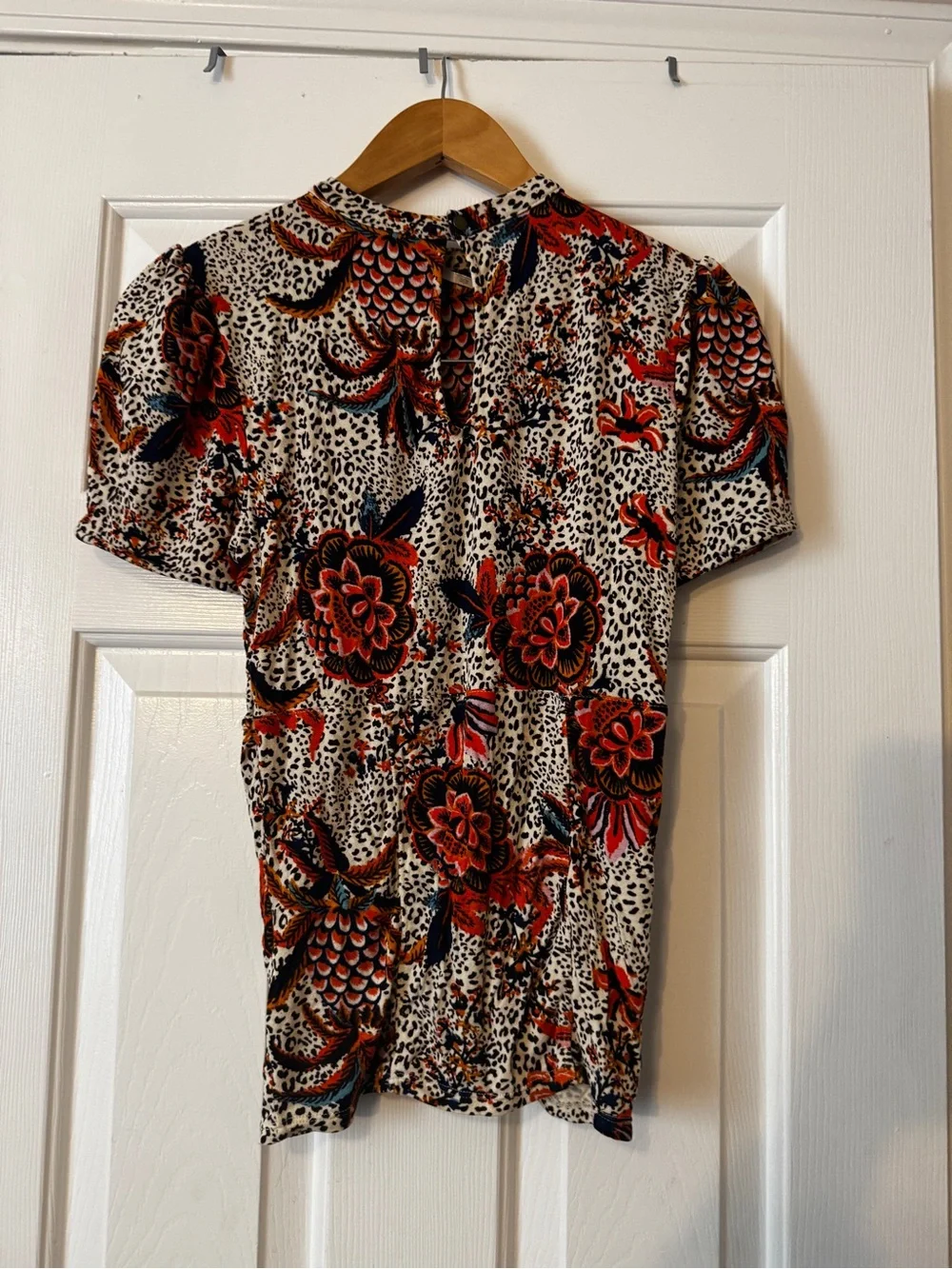 Free People Hear Me Roar Top Animal Floral Print Keyhole NWOT Medium