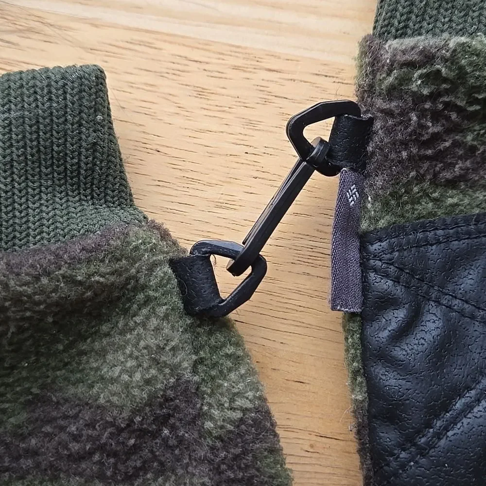 Columbia Youth Large Camouflage Knit Gloves Big Kids Boys Unisex Colors