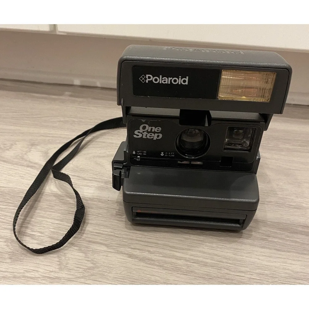 Polaroid‎ One Step 600 Film Instant Camera With Strap Untested