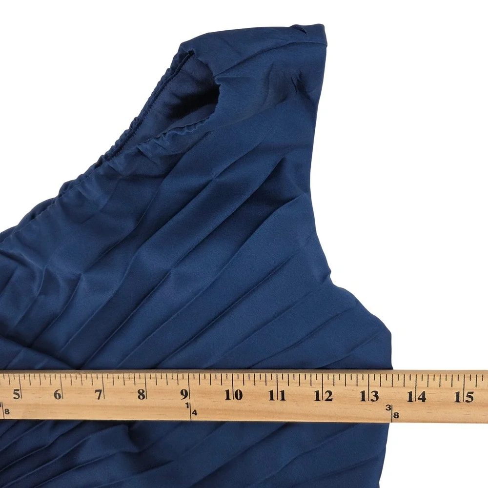 Abercrombie & Fitch measurements bust