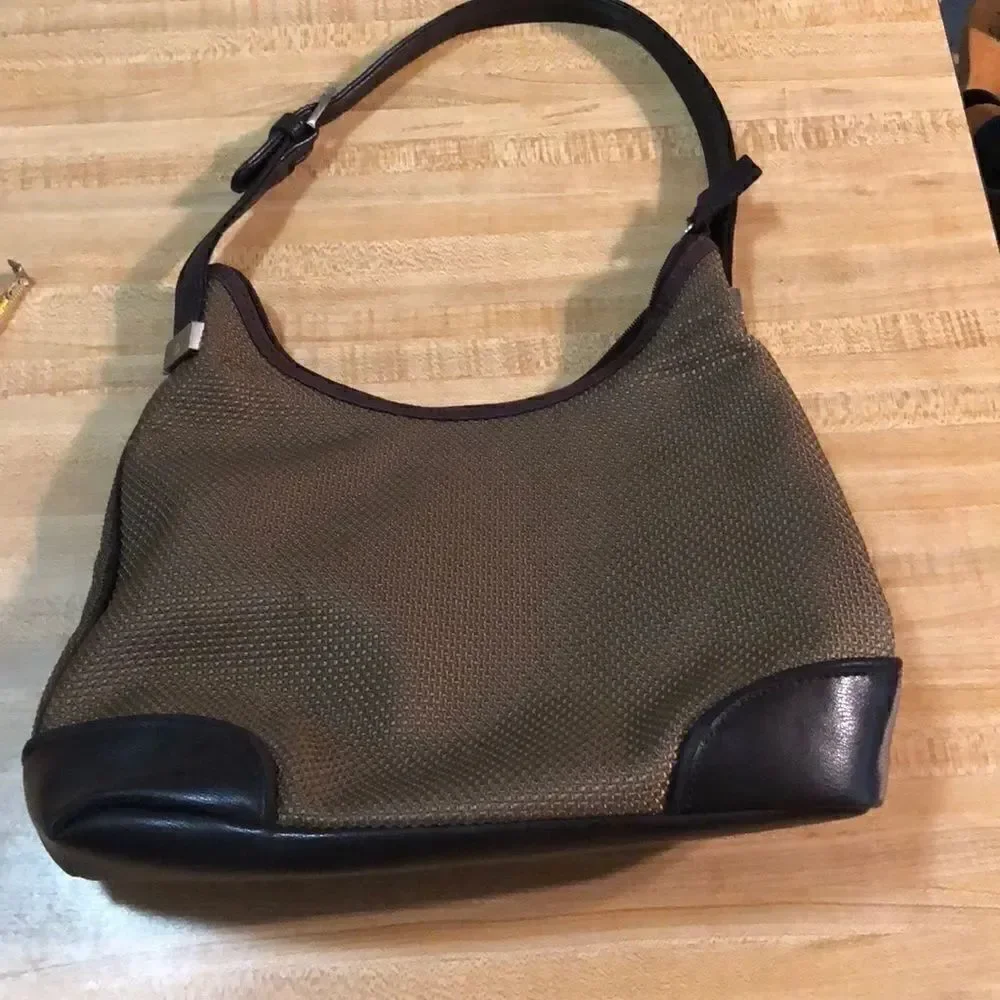 The Sak sak brown