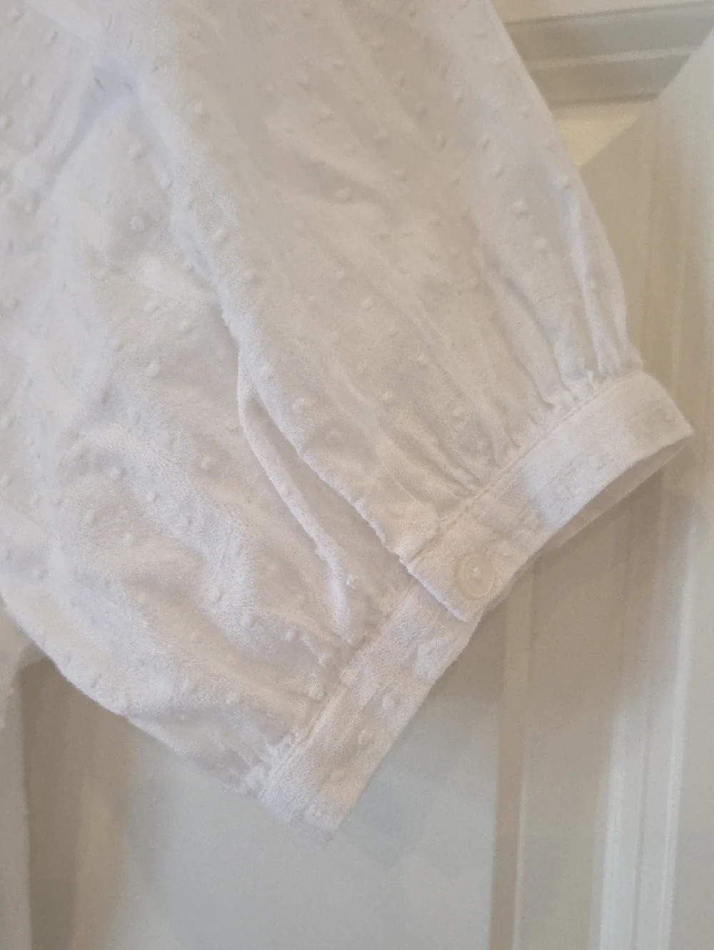 LOFT sleeves blouse subtle
