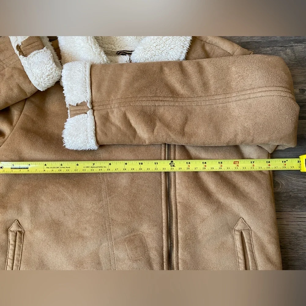 Old Navy Girl’s Tan Sherpa Jacket Size XL (14)
