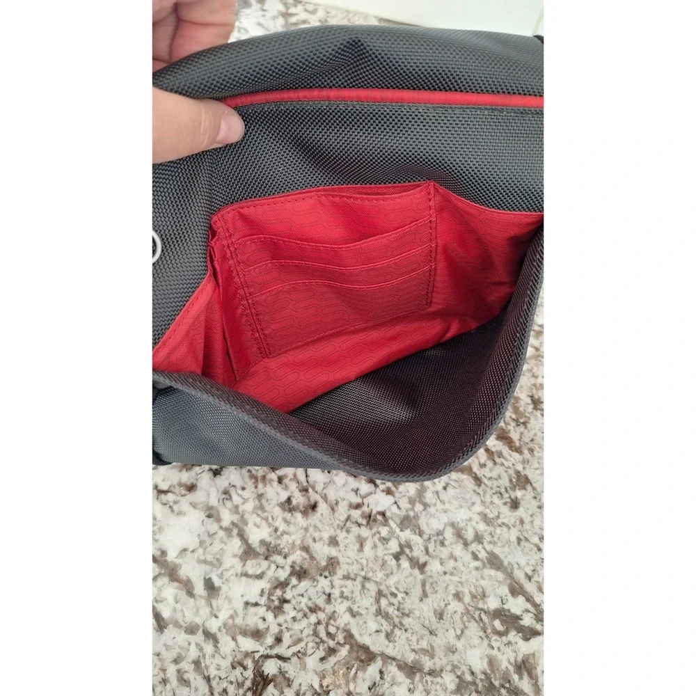 Tumi Black Ballistic Nylon Crossbody Messenger Bag Grey Trim Red Lining 5123D‎