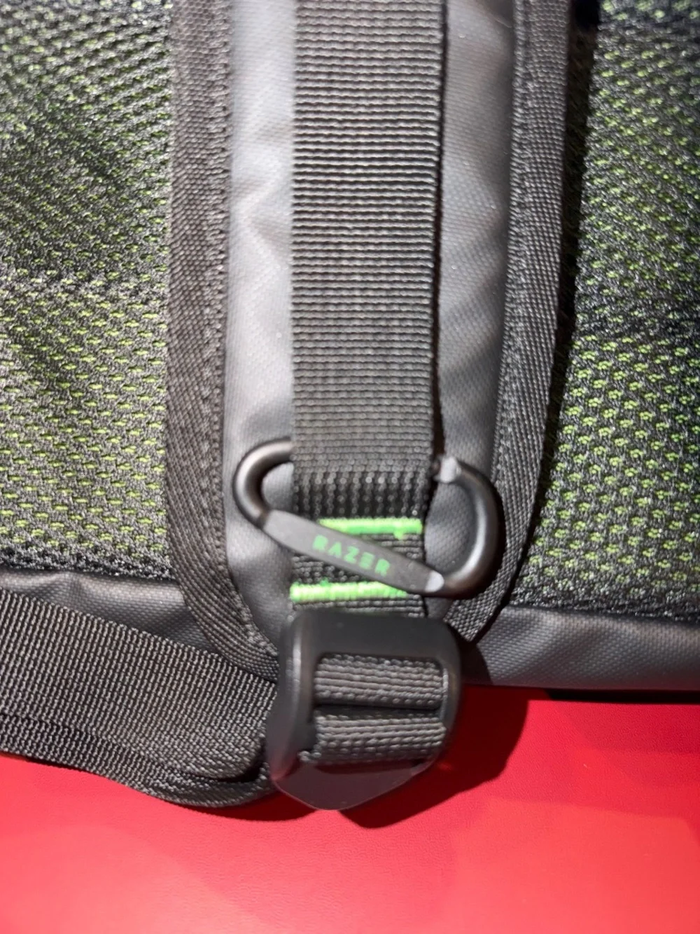 NWT 2026 Razer Rogue V4 16