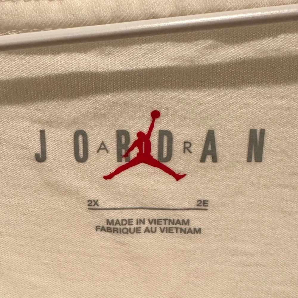 Jordan Essentials Short-Sleeve Boxy T-Shirt White DM5031-100