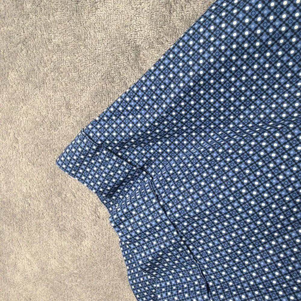 Banana Republic Men’s XL Blue/White Geometric Short Sleeve Button-Down Shirt