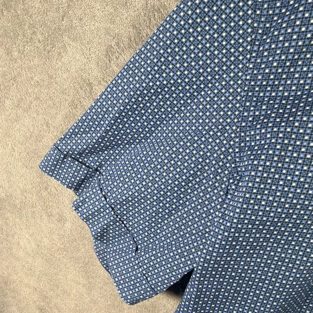 Banana Republic Men’s XL Blue/White Geometric Short Sleeve Button-Down Shirt