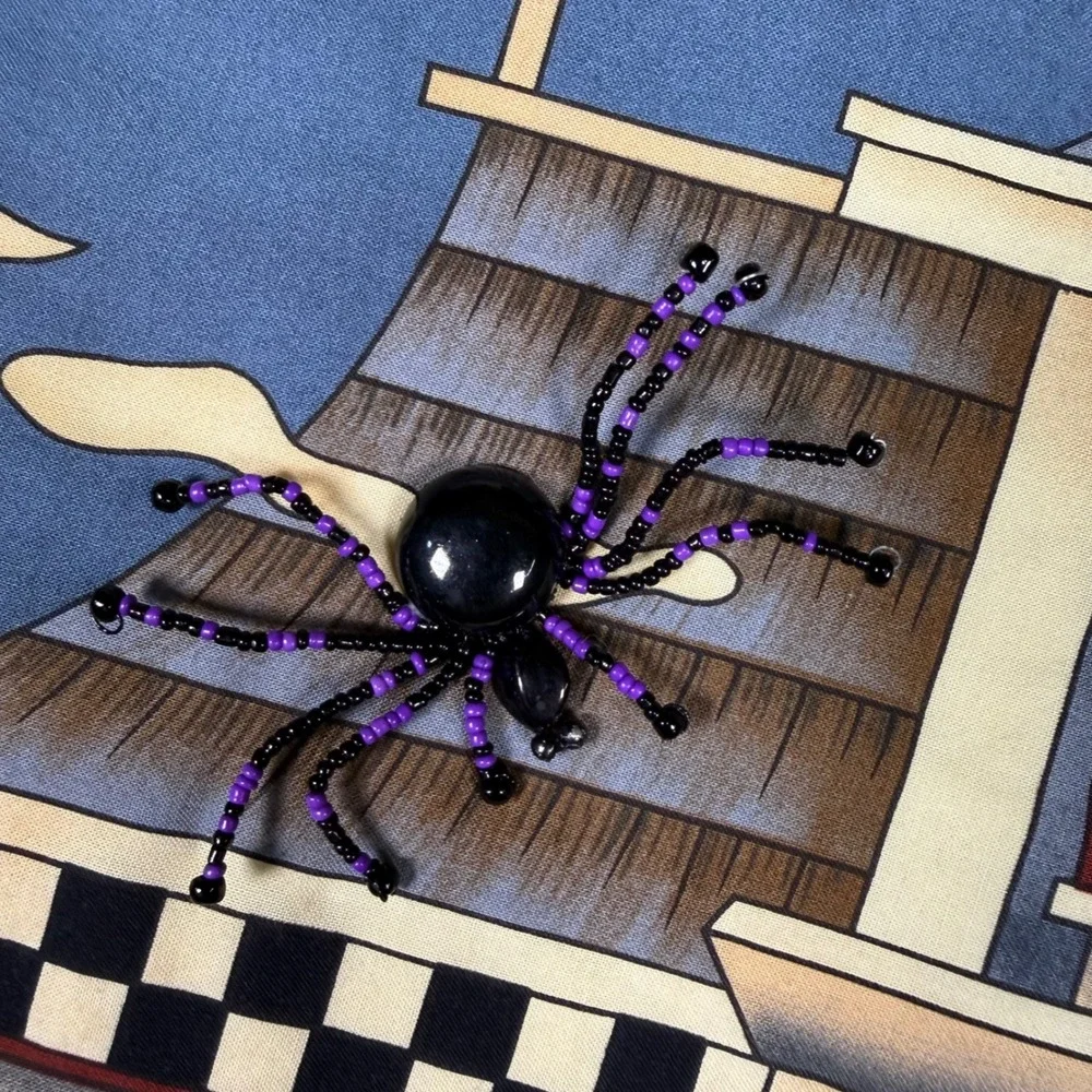 Halloween Haunted House Quilted Wall Hanging 3D Beaded Spiders Skeletons 28x40