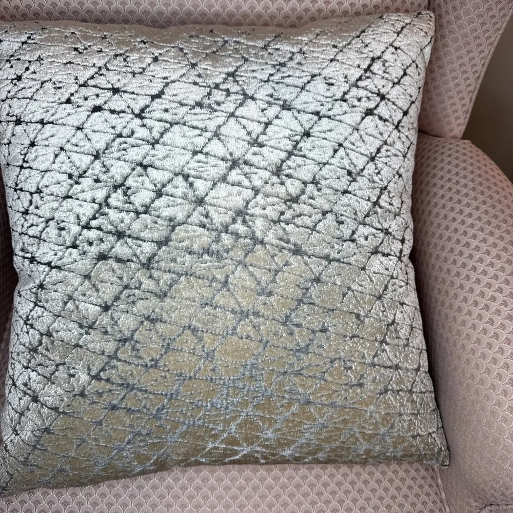 Tahari Home elie tahari