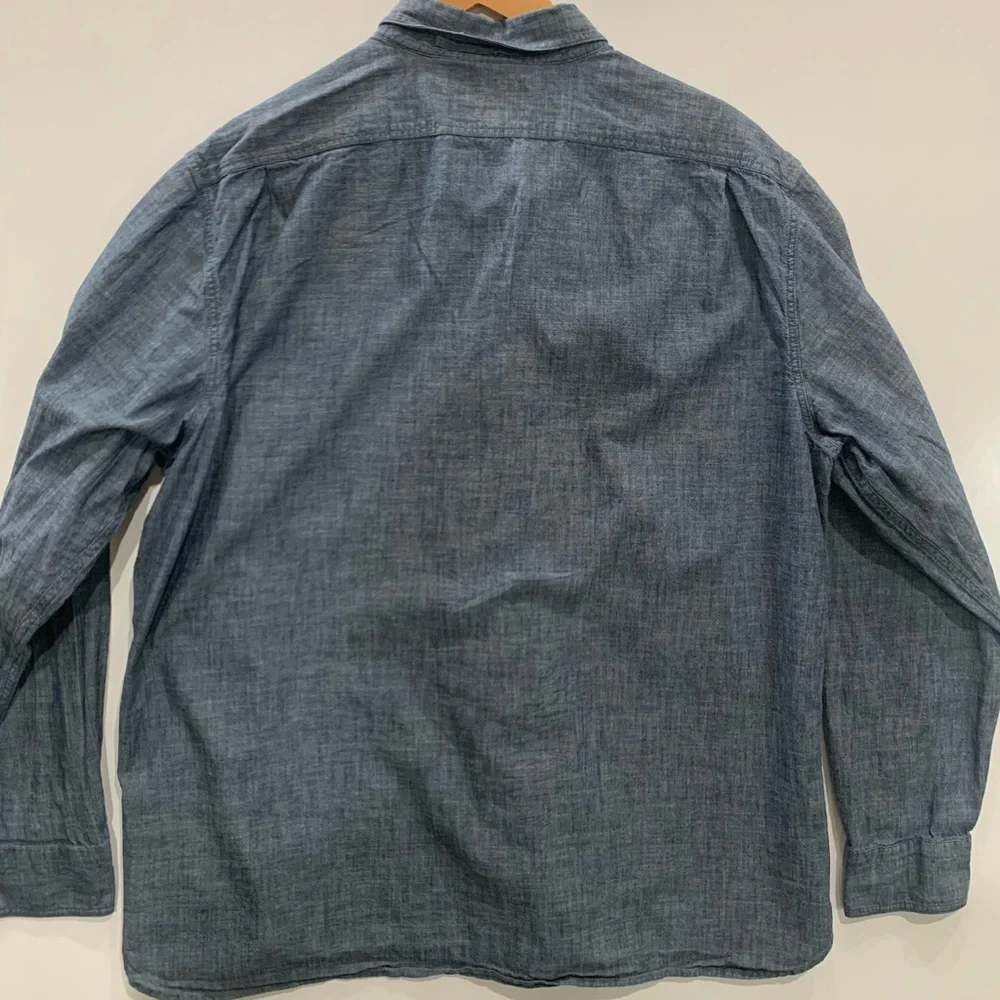 Banana Republic casual button