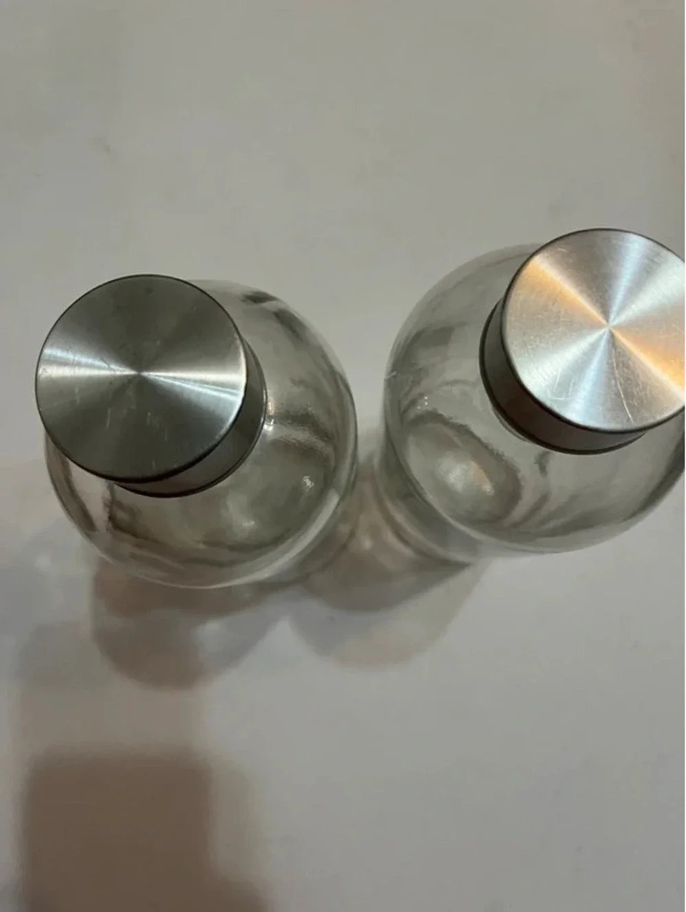 2 glass water bottle 32oz with lids