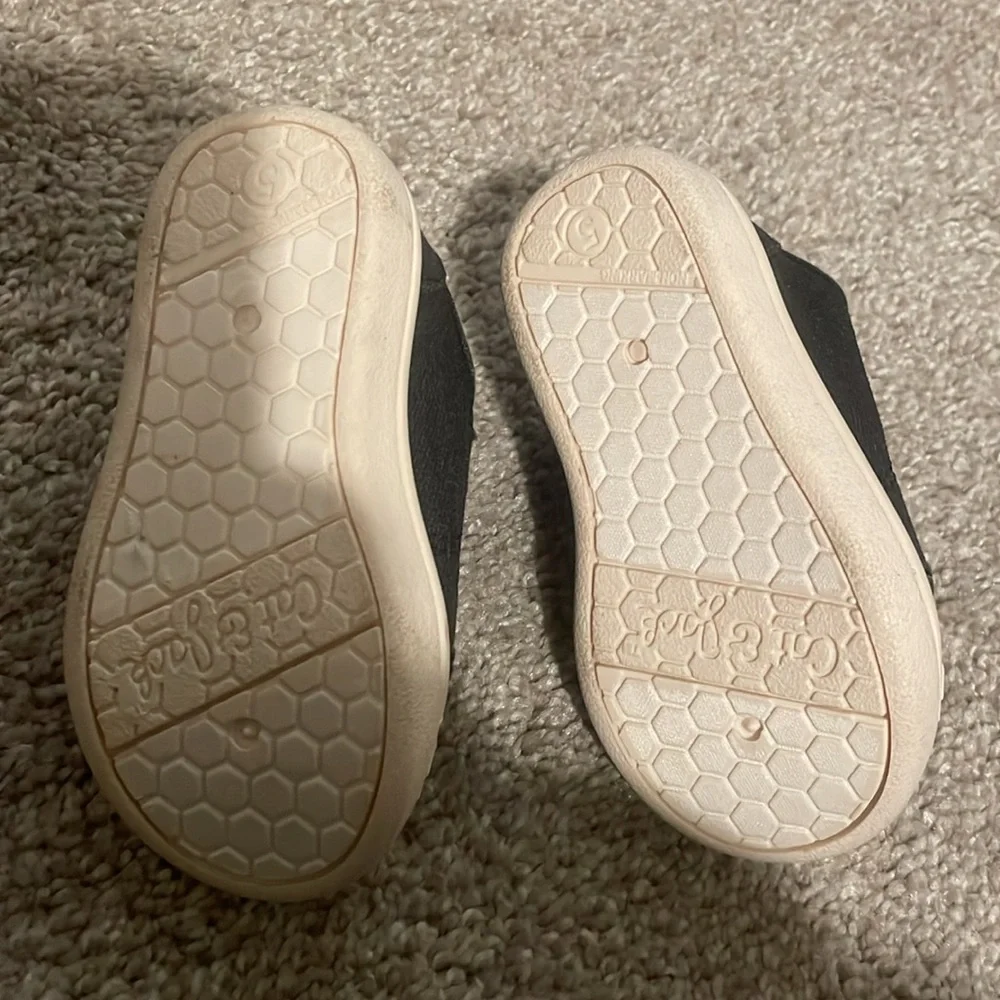 Cat & Jack soles 5t