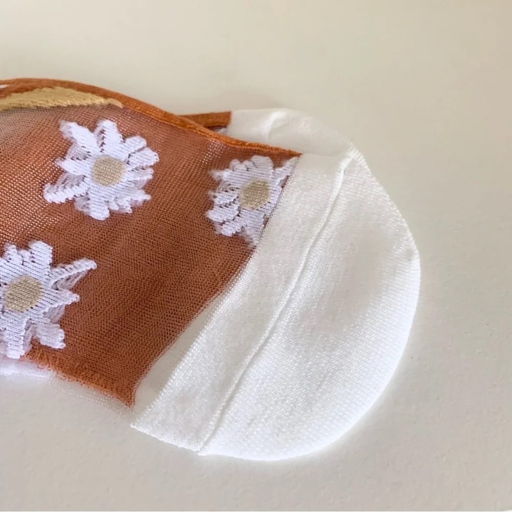 N/A daisy socks