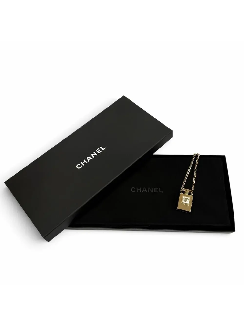 Chanel elevate your