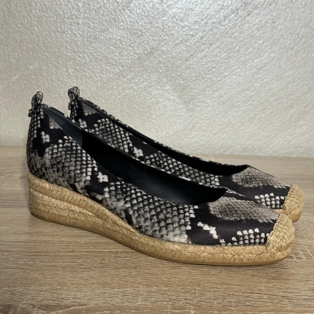 Tory Burch missing ankle