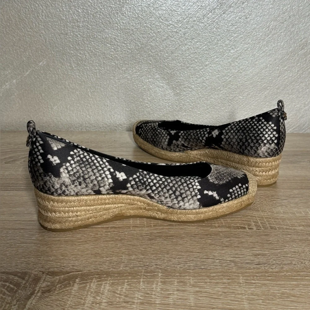 Tory Burch missing ankle