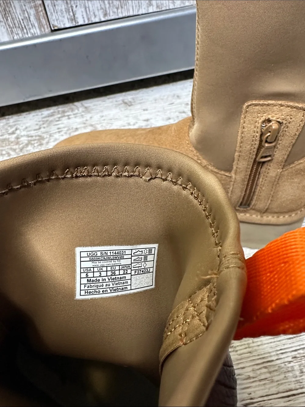UGG store return