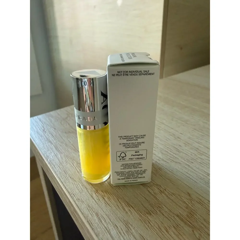 PRADA Reflection Glossy Liquid Balm U002 Banana Yellow Mini 3mL