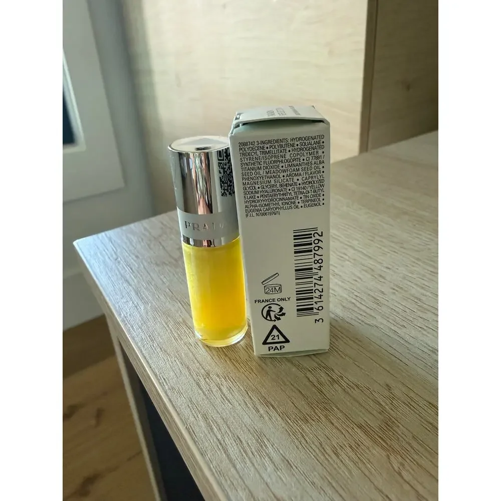 PRADA Reflection Glossy Liquid Balm U002 Banana Yellow Mini 3mL