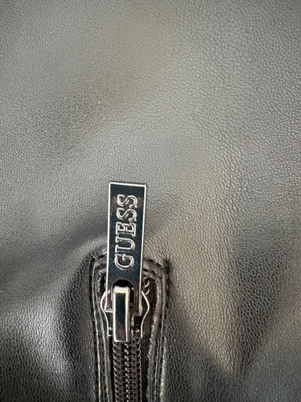 Guess women’s black