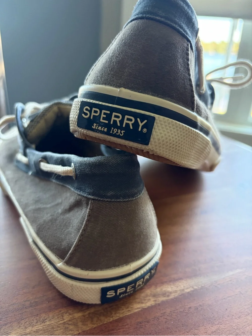 Sperry casual boat