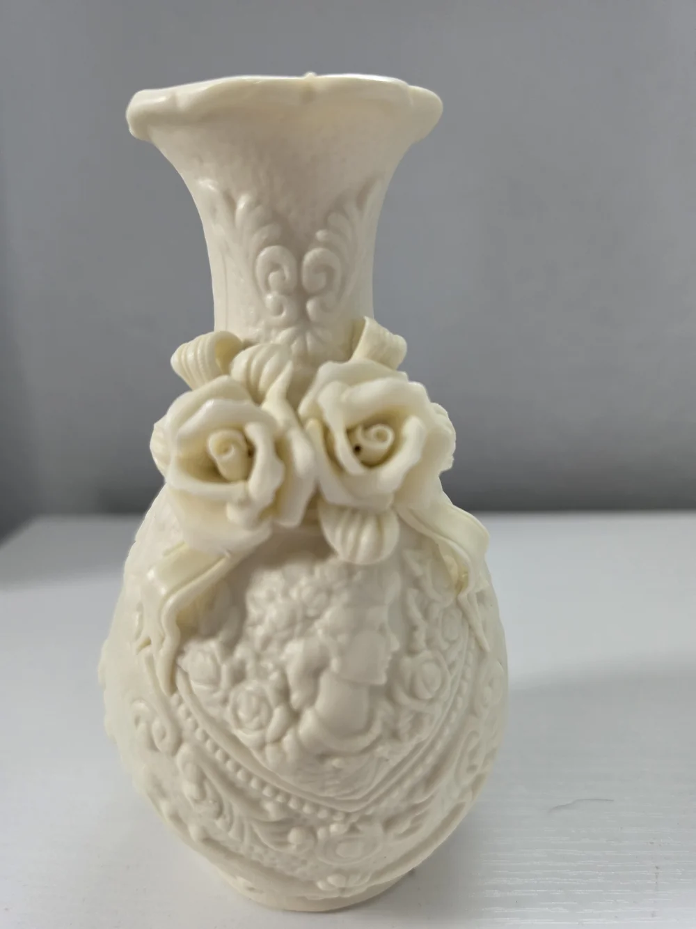N/A elegant cream